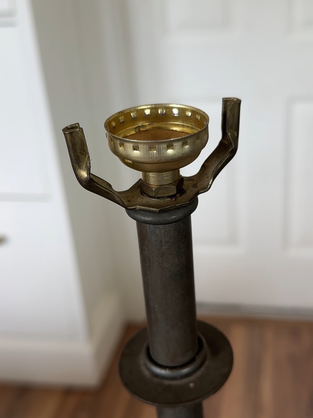 top fixture of floor lamp