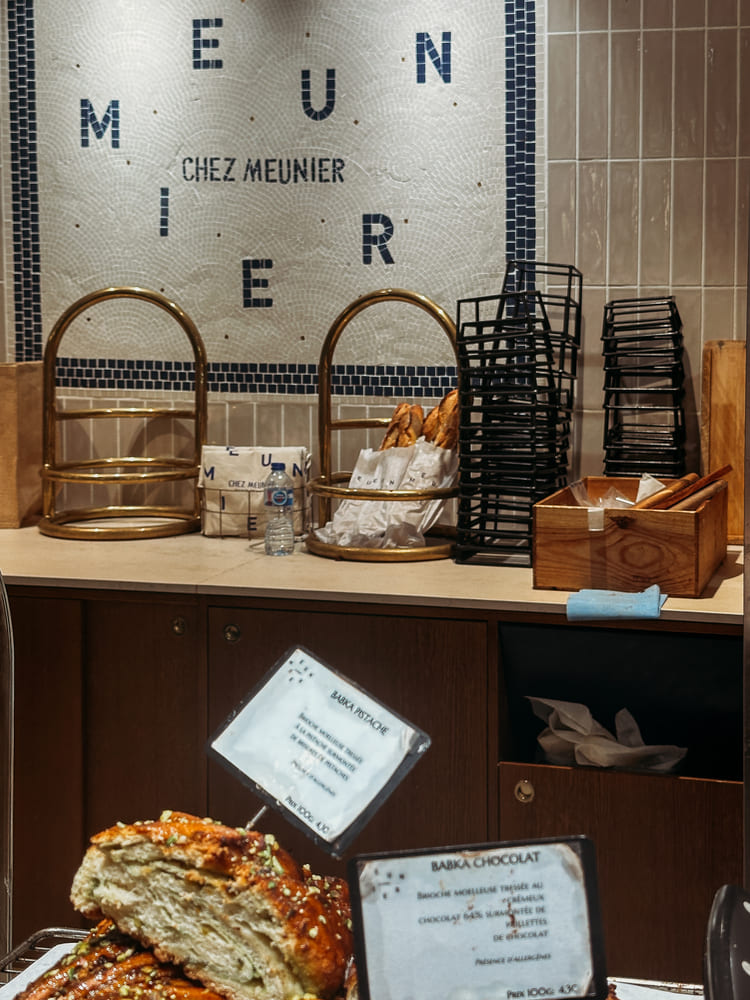 pastry shop in Paris
