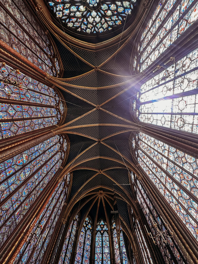 amazing architectural structure of Sainte Chapelle
